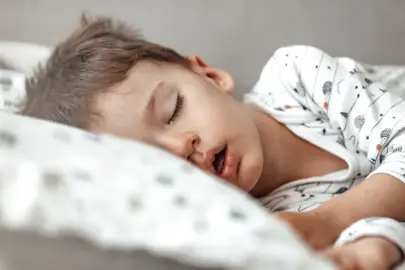 Çocuğunuz sürekli ağzı açık mı nefes alıyor? Nedeni bu olabilir!