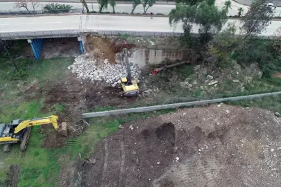 Adana'da James Bond filminin çekildiği köprü yıkılıyor