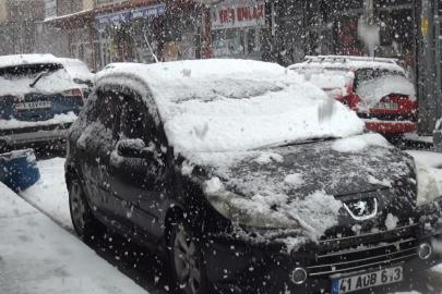 Ahlat’ta kar yağışı