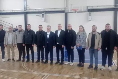 AK Parti Milletvekili Canbey, Gömeç'te spor salonunu inceledi