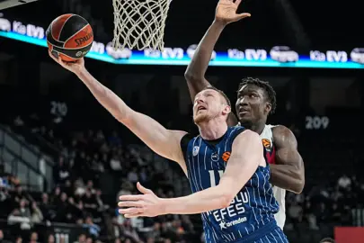 Anadolu Efes'ten Rolands Smits ile ilgili sakatlık açıklaması!