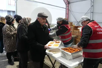 Ankara Keçiören’de Ramazan sofraları binlerce kişiyi buluşturuyor