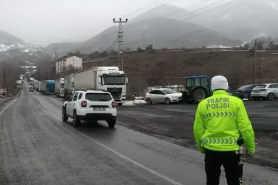 Ardahan'da tır geçişine kapatılan kara yolunda ulaşım normale döndü