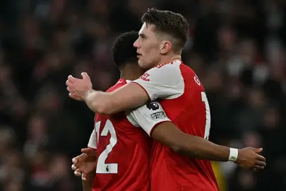 Arsenal, Sunderland engelini rahat geçti!