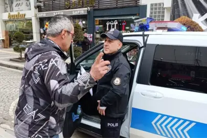 ATM'de bulduğu 4 bin 900 TL'yi polise teslim etti