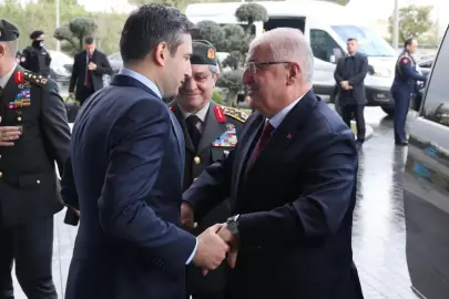 Bakan Güler, Özdemir Bayraktar anısına hazırlanan belgeselin gösterimine katıldı