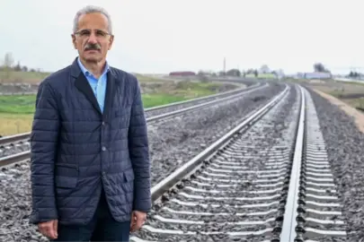 Bakan Uraloğlu: Mersin-Gaziantep arasındaki seyahat süresini 2 saat 15 dakikaya düşüreceğiz