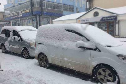 Başkale’de kar yağışı