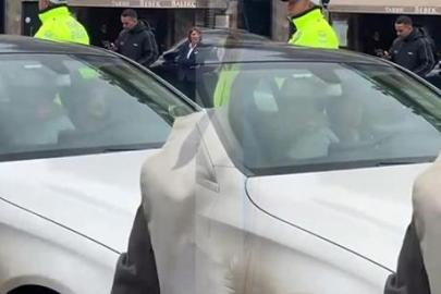 Bebek'te ilginç anlar! Trafiği kapatan kadın aracın içinde dans etti