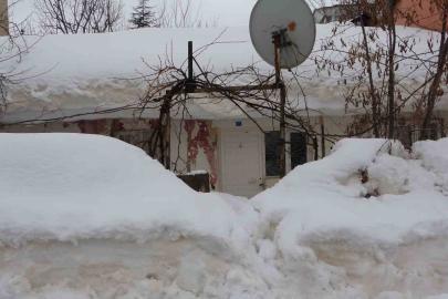 Bitlis’te kar yığınları kardan kaleye dönüştü