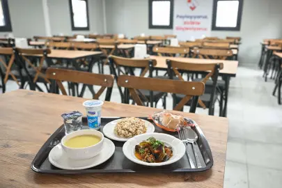 Bornova'da Kent Lokantası’nda dayanışma sofrası büyüyor