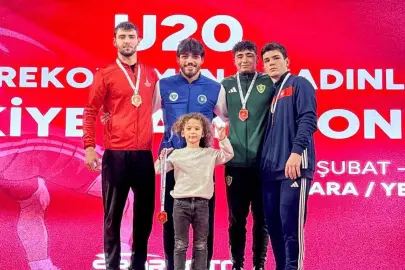 Bursa Büyükşehir füreşçileri 3 madalya ile döndü