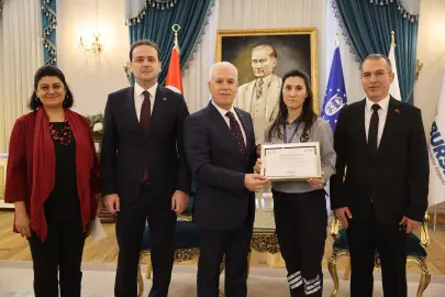 Bursa'da örnek görevliye Başkan Bozbey'den teşekkür