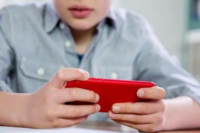 Çocuklara yönelik sosyal medya düzenlemesinde son aşamaya gelindi