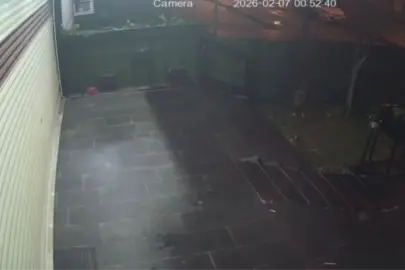 Diyarbakır'da eczaneye silahlı saldırı kamerada