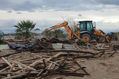 Doğu Plajı'ndaki işletmelerin tahliyesine başlandı