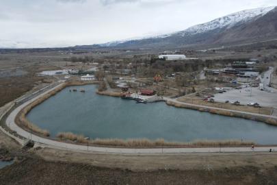 Dünyada nadir görülen doğal oluşum: 5 ayrı su aynı noktadan çıkıyor