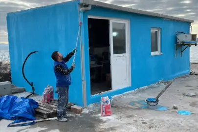 Eceabat Su Ürünleri Kooperatifi'nden ortaklara tekne bakım malzemesi desteği