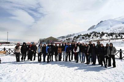 Erzincan polisinden öğrencilere sosyal destek