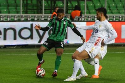 Erzurumspor FK'ya Sakaryaspor karşısında tek gol yetti