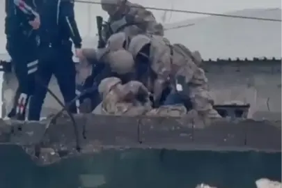 Eski iş yerini basıp, 4 kişi yaraladı; çıktığı çatıda Özel Harekat timlerince etkisiz hale getirildi