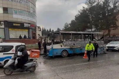 Gaziantep'te yolcu midibüsünde çıkan yangın söndürüldü