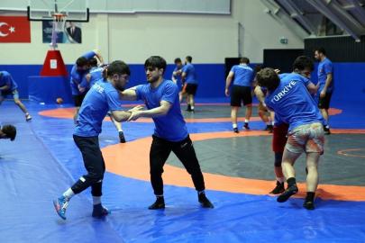 Güreş milli takımları, hazırlıklarını sürdürüyor