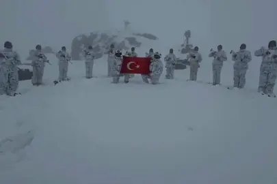 Hayırseverlerin ördüğü 200 bere, Mehmetçik'e teslim edildi