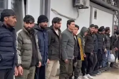 Hendek'te Kamyonette 20 Kaçak Göçmen Yakalandı