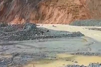 Heyelan nedeniyle açılan alternatif yol sular altında kaldı