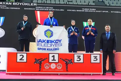 İstanbul Bakırköylü karateciler gururlandırdı