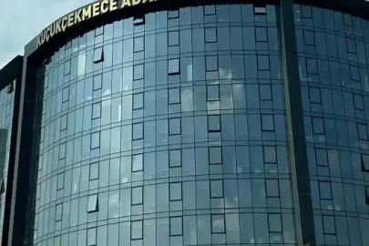 İstanbul'da adliyede hakime saldırı girişimi: Avukat gözaltına alındı