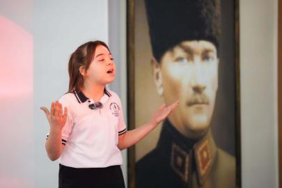 İstiklal Marşı'nın ruhu genç seslerle yankılandı