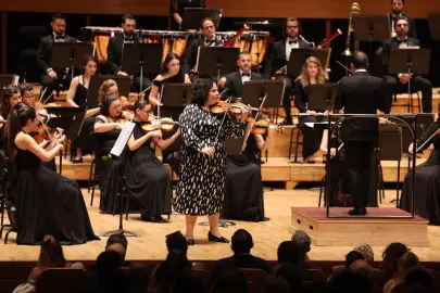 İzmir Oda Orkestrası, Küden ile aynı sahnede