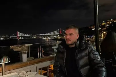 İzmir'de direğe çarpan motosikletin sürücüsü öldü