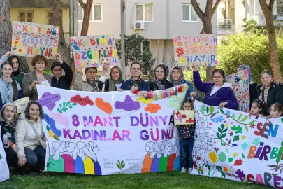 İzmir’de 8 Mart dayanışma noktaları kadınlarla buluştu
