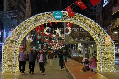İzmit, Ramazan’ı ışıl ışıl karşılıyor