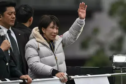 Japonya'nın ilk kadın başbakanı, ülkedeki en büyük seçim zaferini kazandı