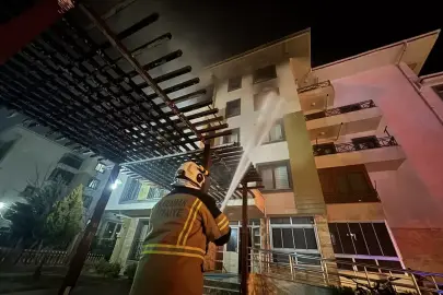 Karaman'da binada çıkan yangında 10 kişi dumandan etkilendi