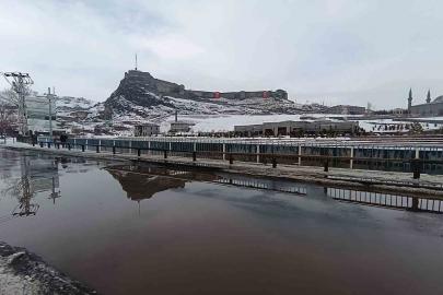 Kars’ta Şubat ayında karlar eriyor