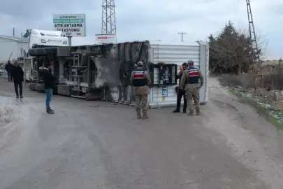 Kilis'te TIR devrildi