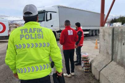 Kızılay’dan trafik noktalarında anlamlı destek