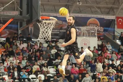 Kocaeli'de Başkan Büyükakın’dan gençlere “Kardeş Pası”