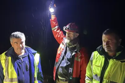 Meriç Nehri'nin taştığı köyde mahsur kalan 2 kişi kurtarıldı