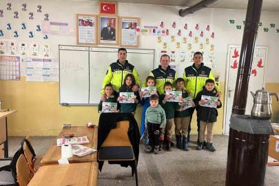 Muş’ta jandarmadan çocuklara trafik eğitimi