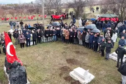 Sivas'ta Ermenilerce şehit edilen 71 asker anıldı