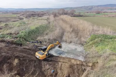Tekirdağ’da denize akan su tarlalara can oldu... Kuraklığa 'bent' çekildi!