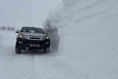 Tunceli’de karla mücadele çalışmaları gece gündüz sürüyor