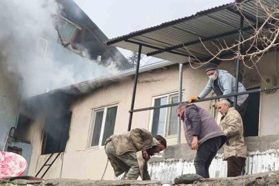 Tunceli’deki ev yangını ekiplerin müdahalesi ile söndürüldü