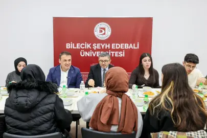 Vali Sözer öğrencilerle aynı sofrada buluştu
